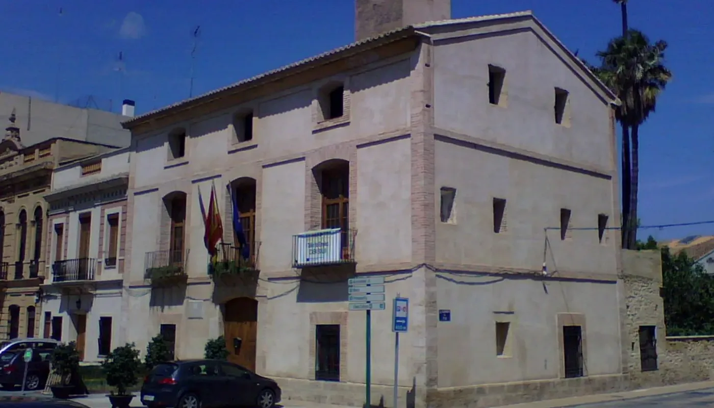 Valencia suburbs vs the city: Is it worth moving out?