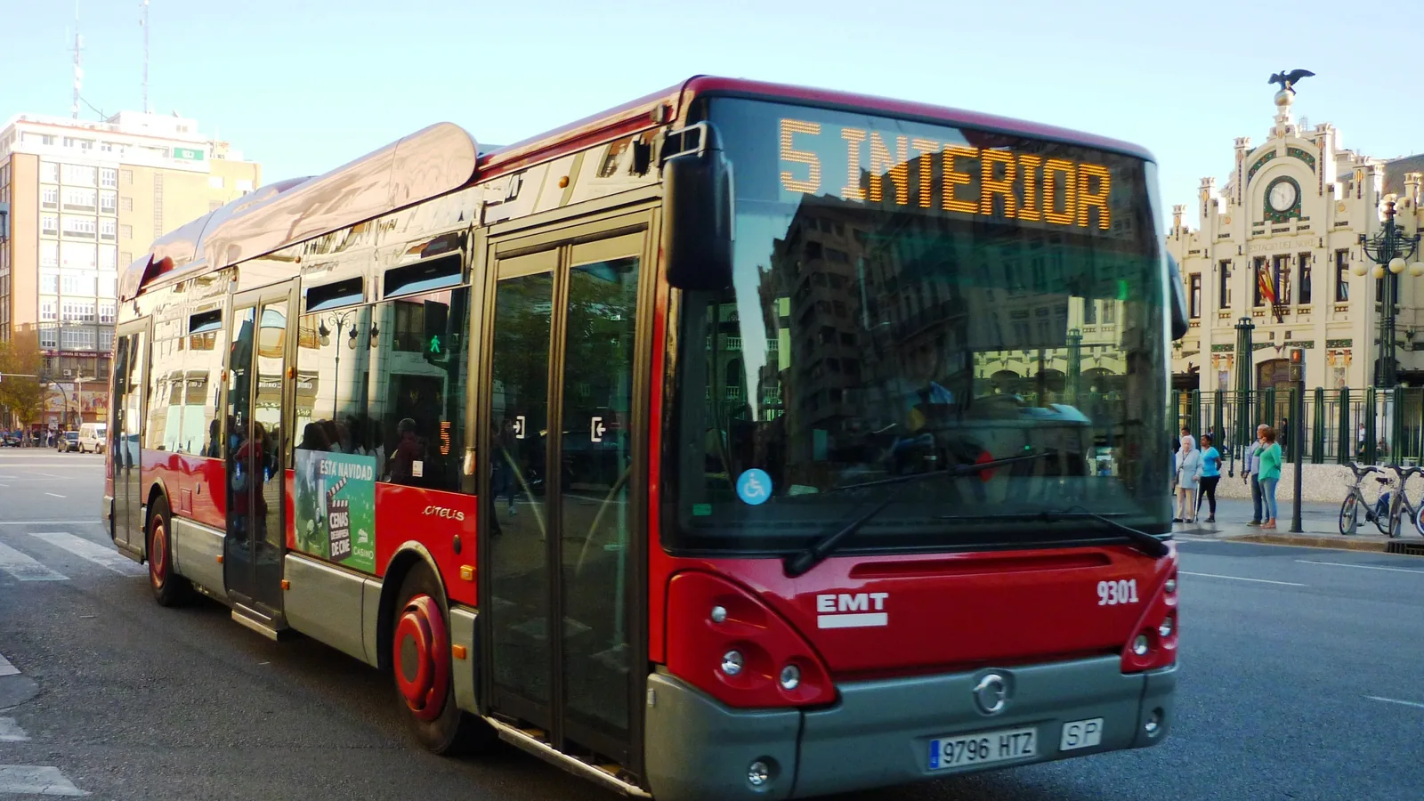 Valencia's Car-Free Day: Free EMT Buses, Explained