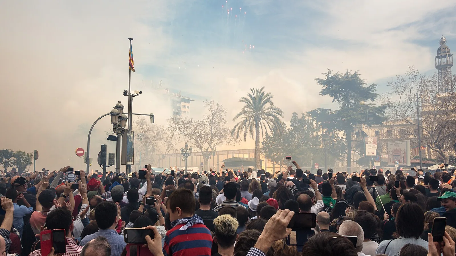 Les touristes pyrotechniques neerlandais des Fallas, et l'interdiction qui les a pousses vers le sud