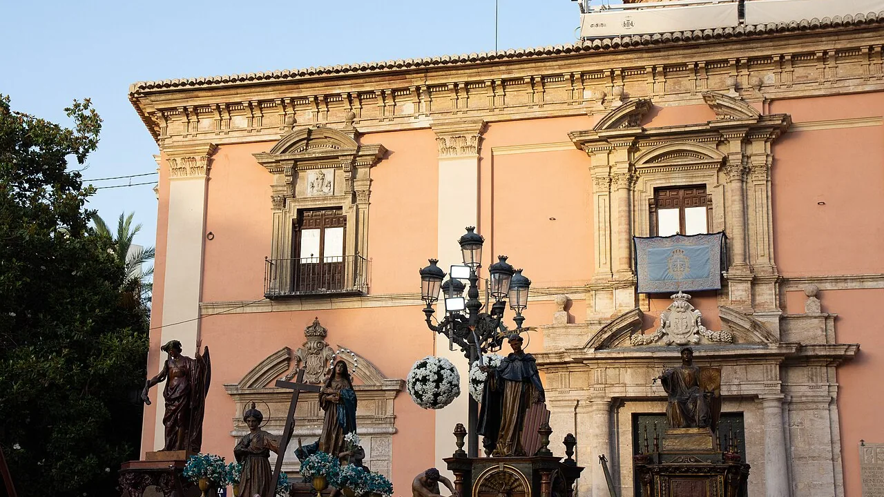 Juni in Valencia: Corpus, Sant Joan en de hitte