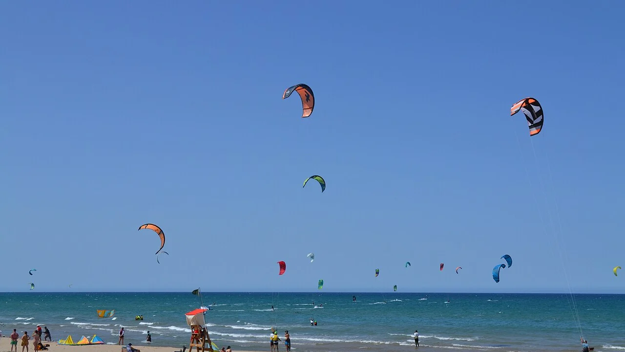 Kitesurfen in Valencia: wind, spots en regels