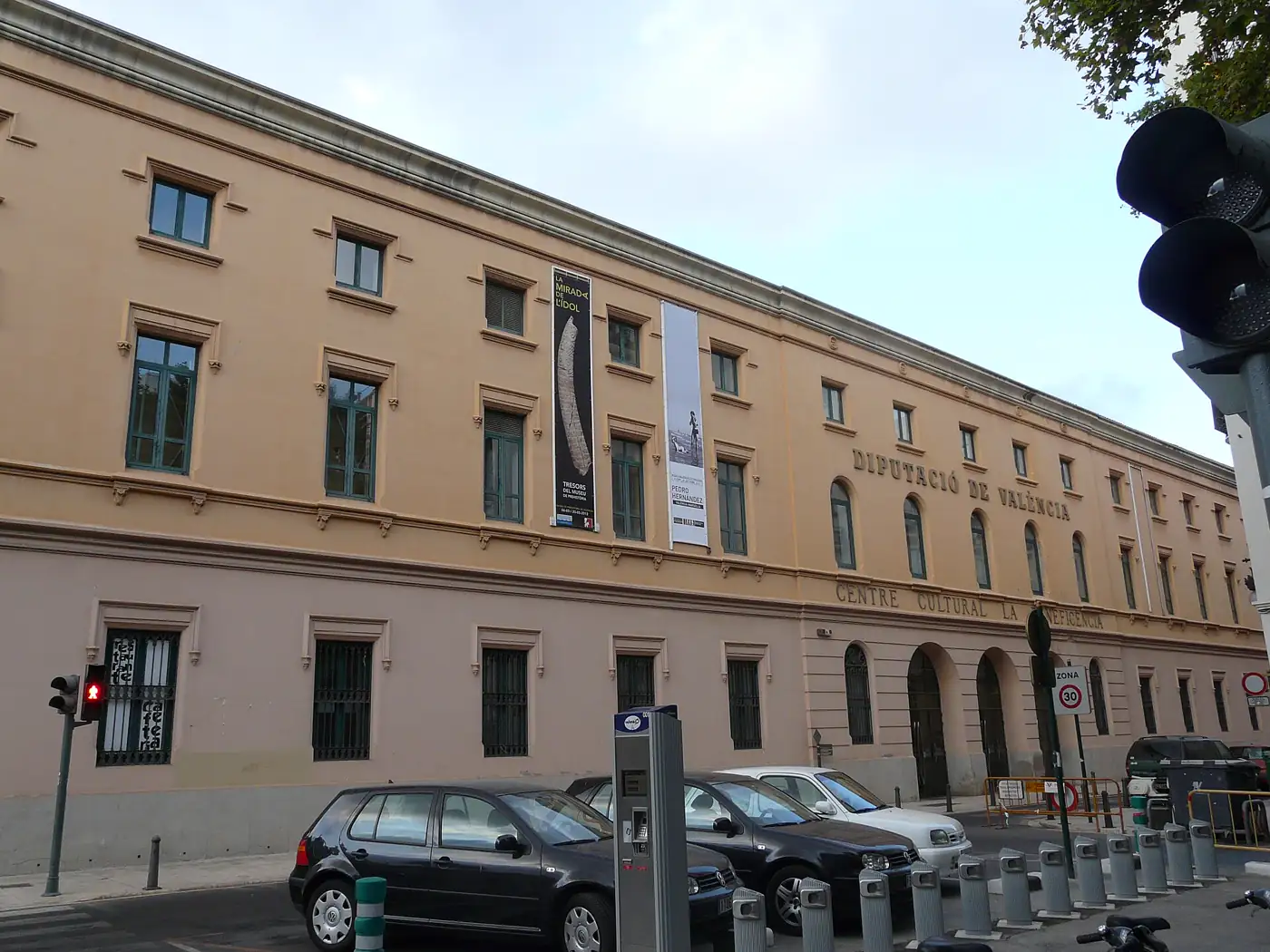 La façade du centre culturel de la Beneficencia à Valencia, qui abrite les musées de préhistoire et d'ethnologie