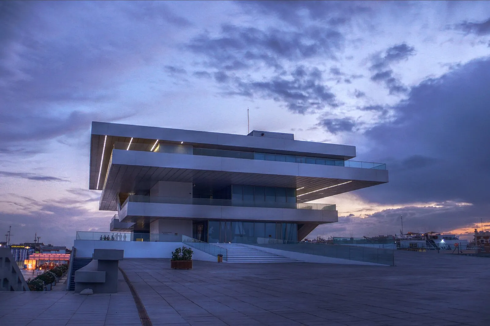 The Veles e Vents building at dusk on the Marina de València