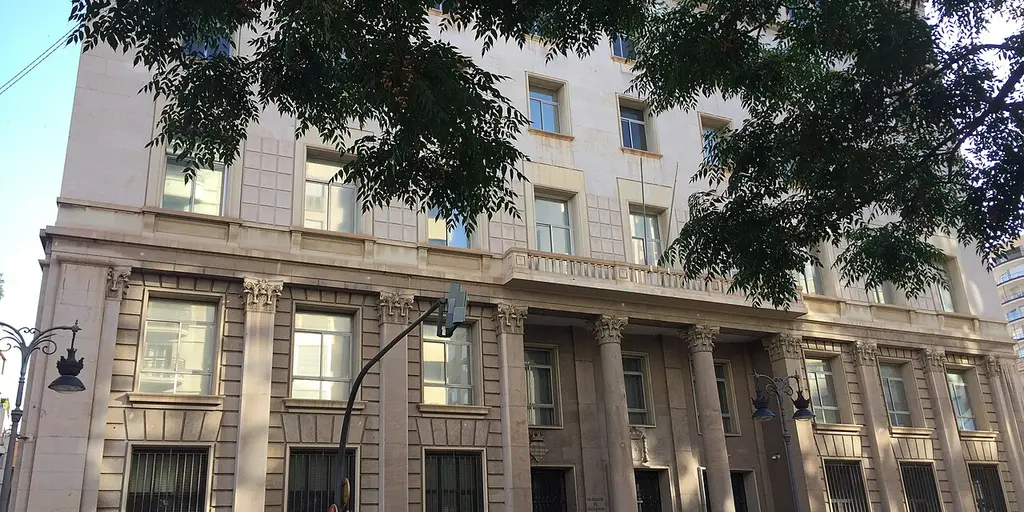 Columned facade of the Hacienda Pública building on Carrer de Guillem de Castro in Valencia