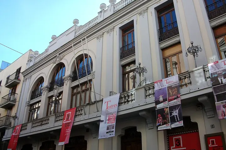 Gevel van Teatre Talia aan de Carrer dels Cavallers in Valencia