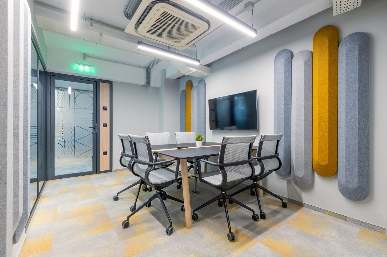 Representative premium coworking workspace for Loom Valencia